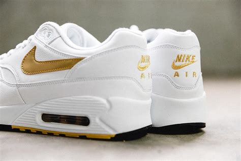 nike air max 90 wit goud|nike air max 90 gold stockx.